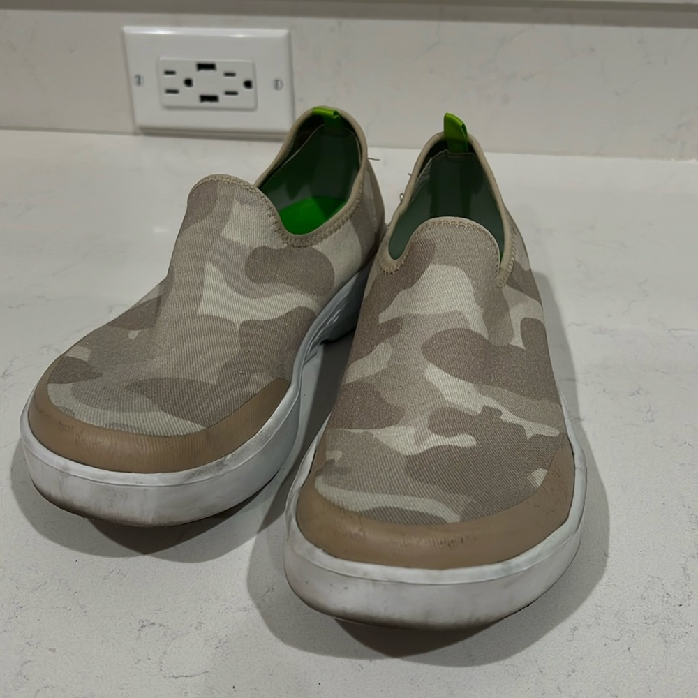 Oofos Oomega Eezee Low Shoe